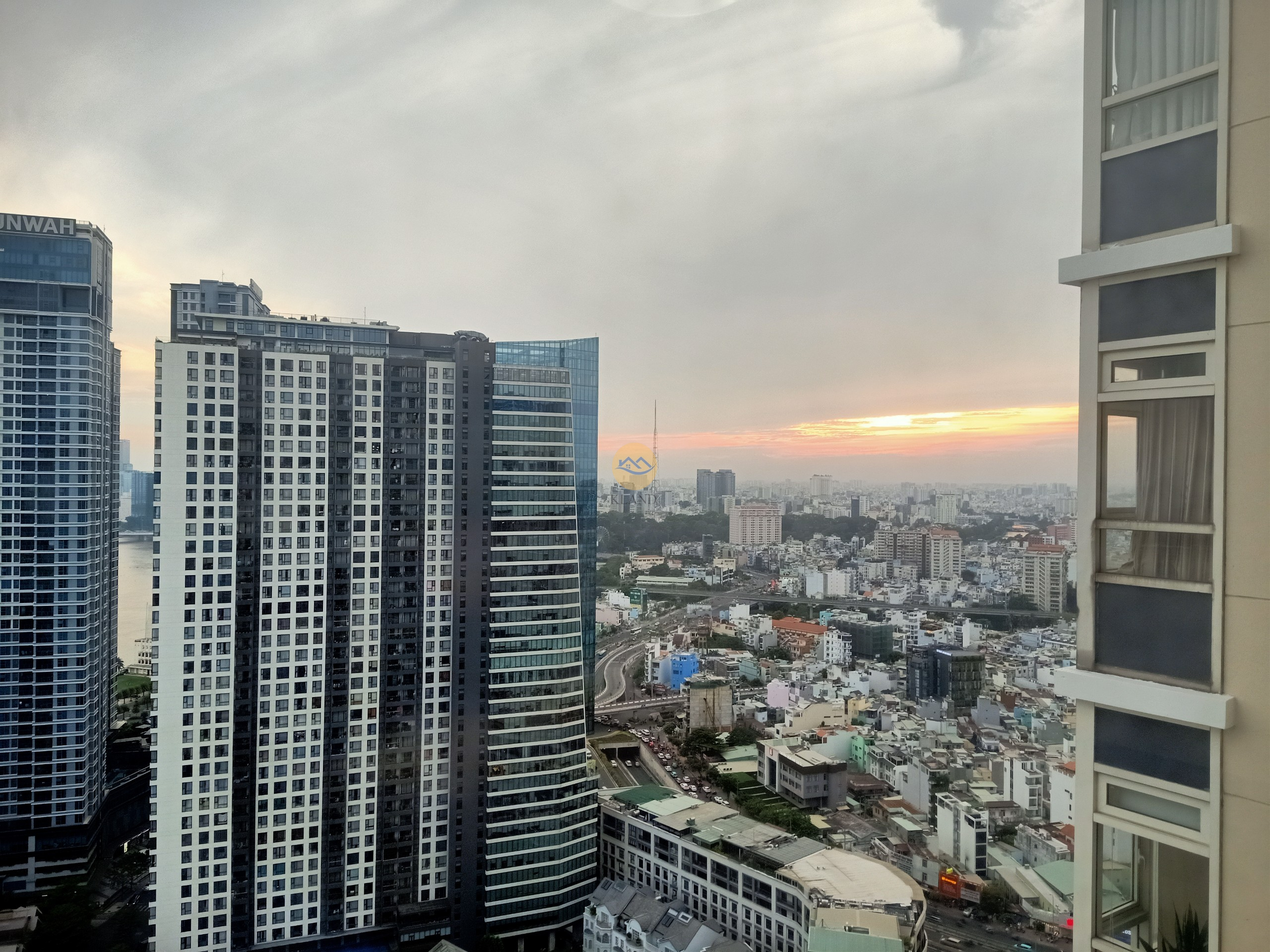 CHO THUÊ CĂN HỘ 4 PHÒNG NGỦ TOPAZ 1 SAIGON PEARL – 143m², GIÁ 34 TRIỆU/THÁNG (BAO PHÍ)