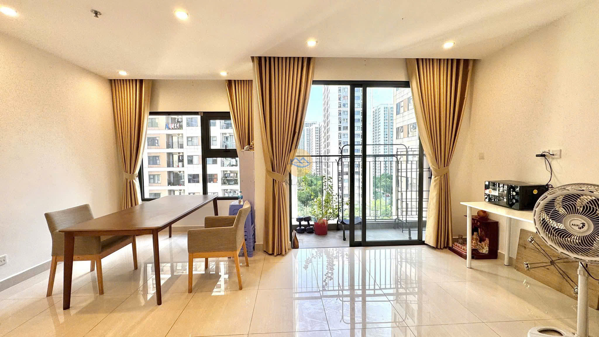 QUÁ RẺ! CHO THUÊ CĂN 2PN+ DIỆN TÍCH LỚN 69m2 TẦNG CAO VIEW THOÁNG – FULL NỘI THẤT ĐẸP CHỈ 8.5 TRIỆU/THÁNG!