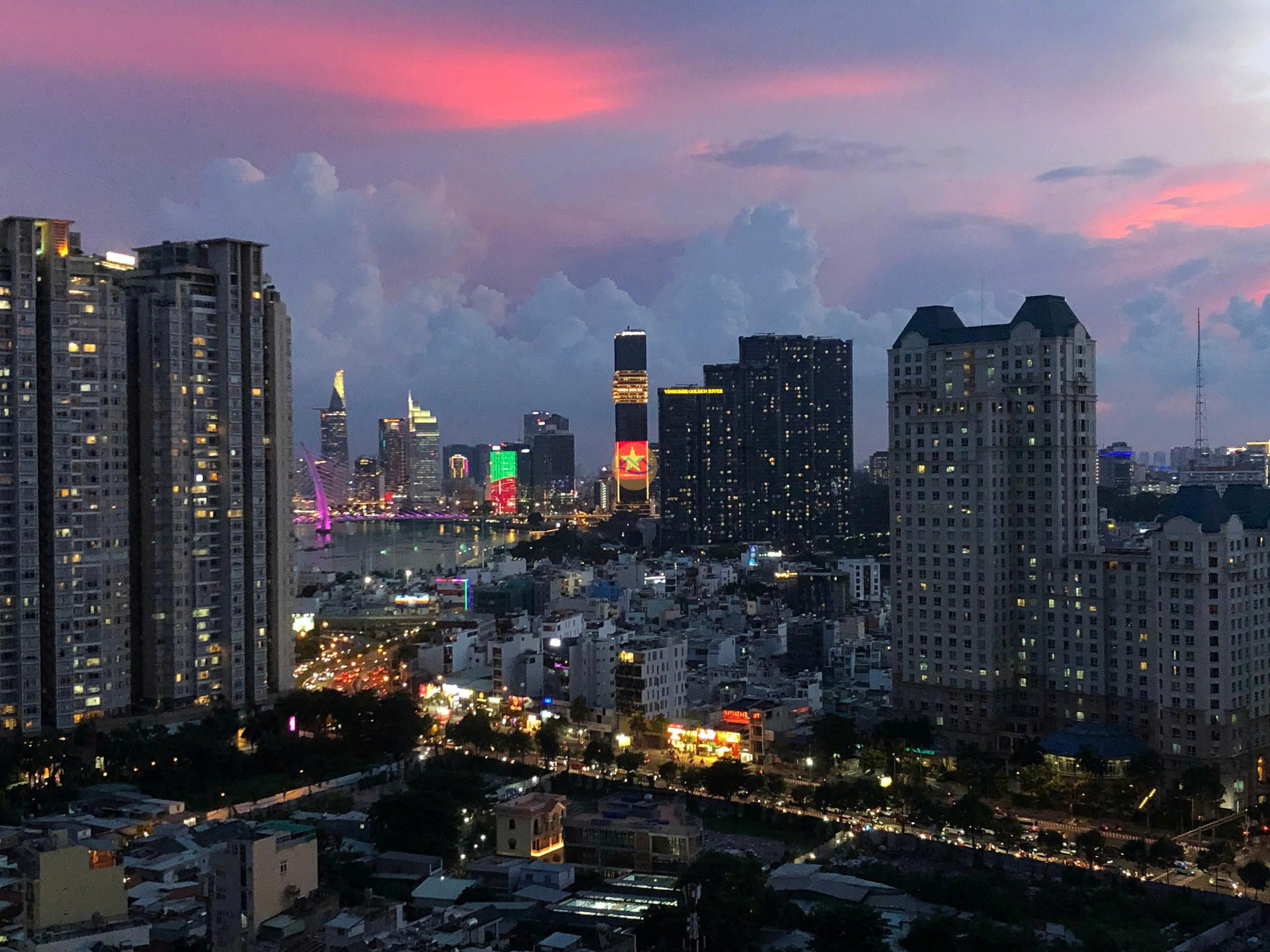 Bán Căn Hộ 1 Phòng Ngủ Vinhomes Central Park Giá 7.8 Tỷ – Full Nội Thất, View Thành Phố