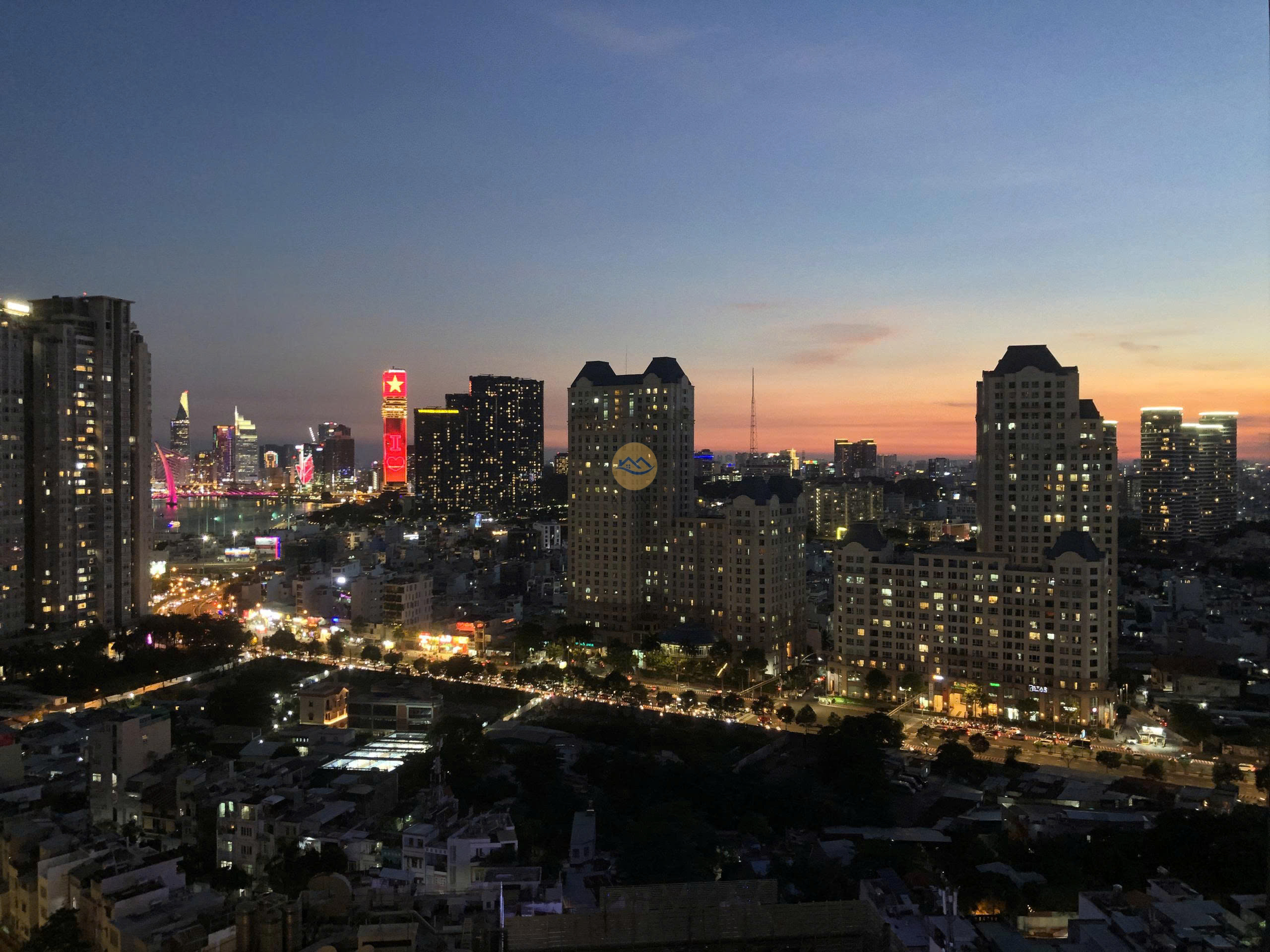Bán Căn Hộ 1 Phòng Ngủ Vinhomes Central Park Giá 7.8 Tỷ – Full Nội Thất, View Thành Phố