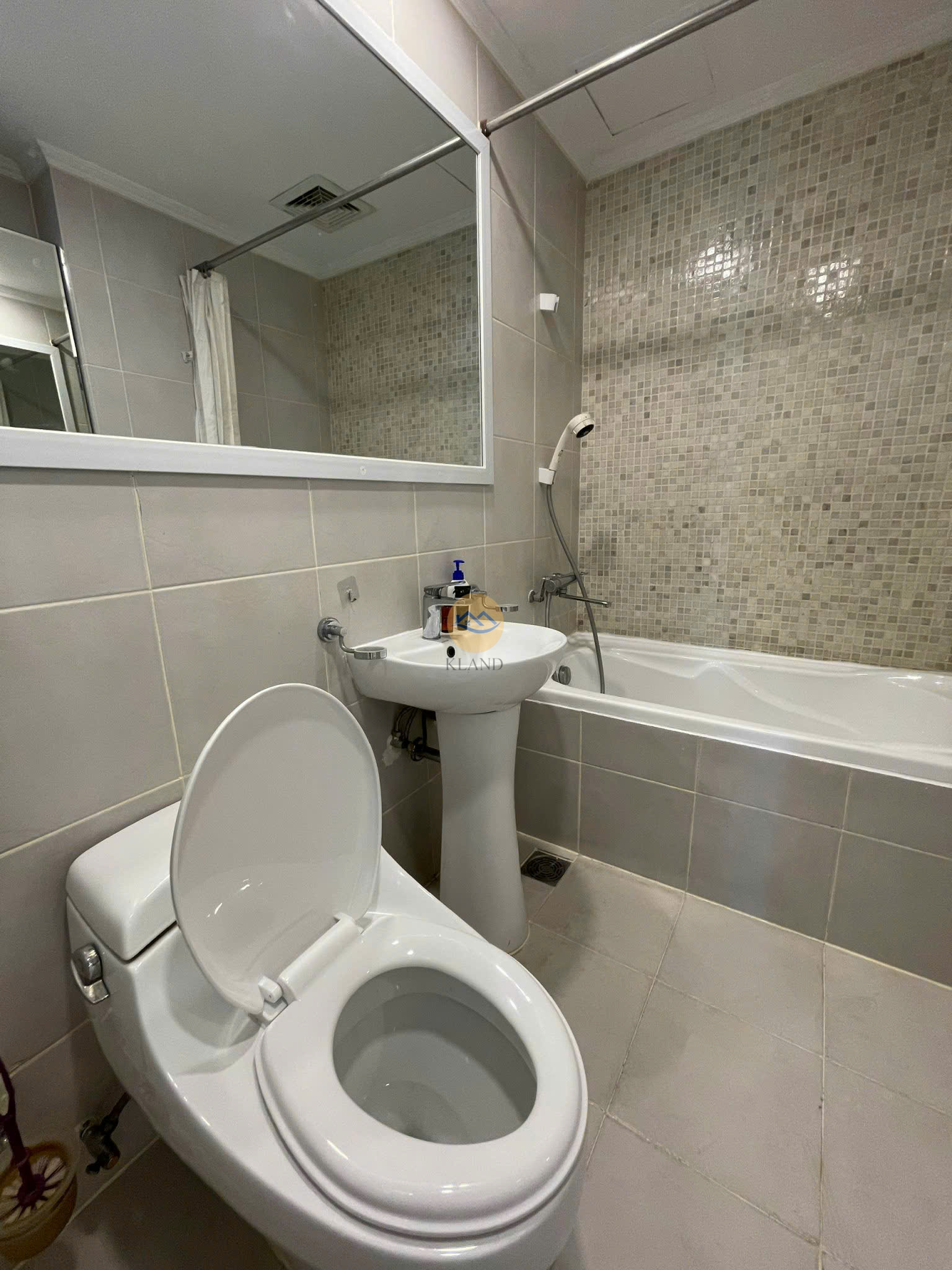 Cho thuê căn hộ 3 phòng ngủ The Manor 1 – 157m² – View Cầu Ba Son – Chỉ 34 triệu/tháng