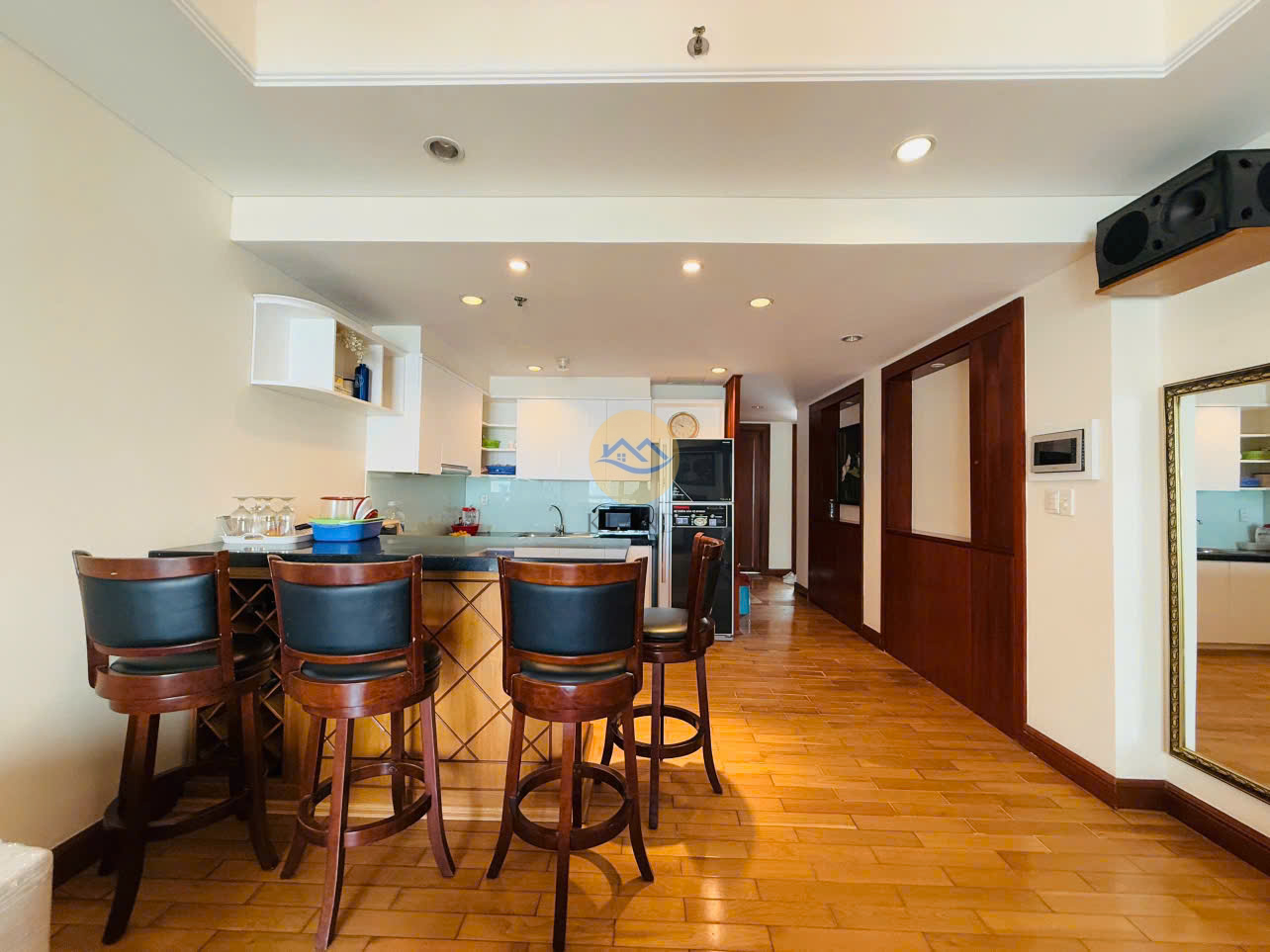 Thuê căn hộ 2 phòng ngủ The Manor Nguyễn Hữu Cảnh, full nội thất, giá tốt
